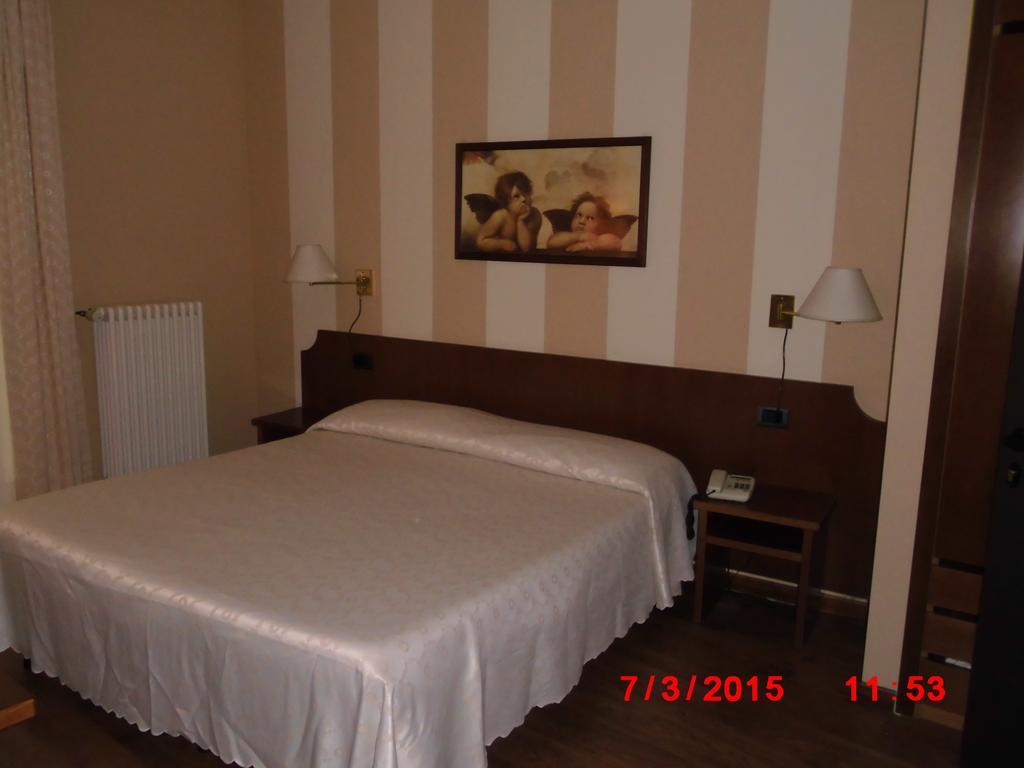 Albergo Ponte Vecchio 케르노비오 객실 사진
