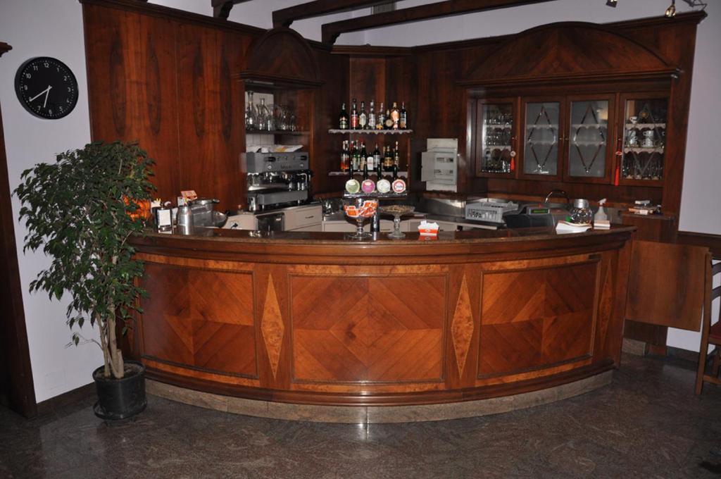 Albergo Ponte Vecchio 케르노비오 외부 사진