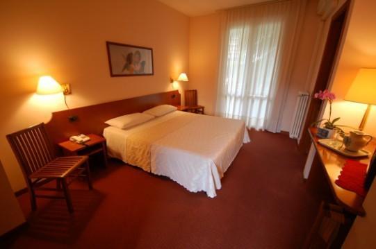 Albergo Ponte Vecchio 케르노비오 외부 사진
